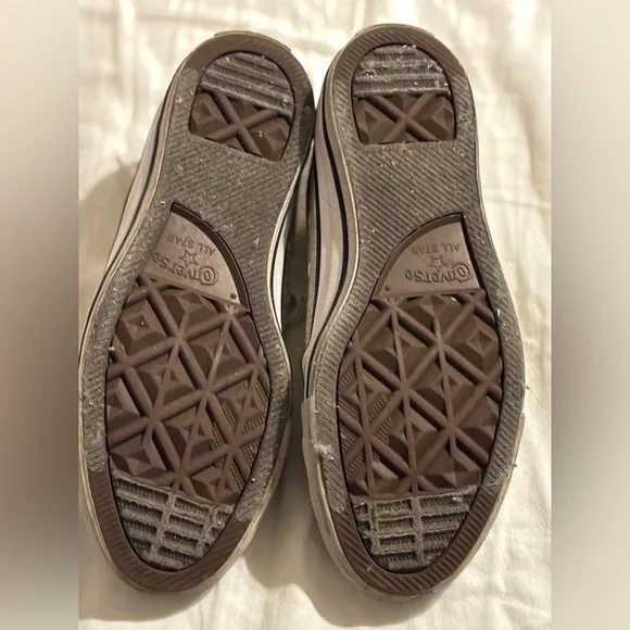 Converse Gold and White Sneakers - Picture 4 of 11